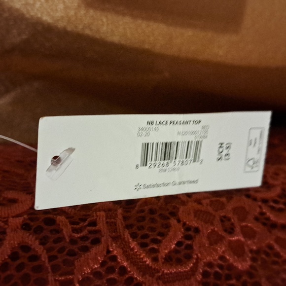 NWT No Bounderies cold shoulder lace top - Picture 3 of 4